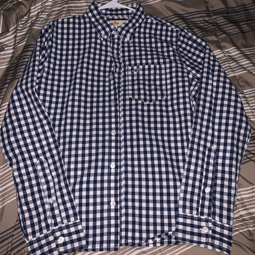 3 hollister dress shirts